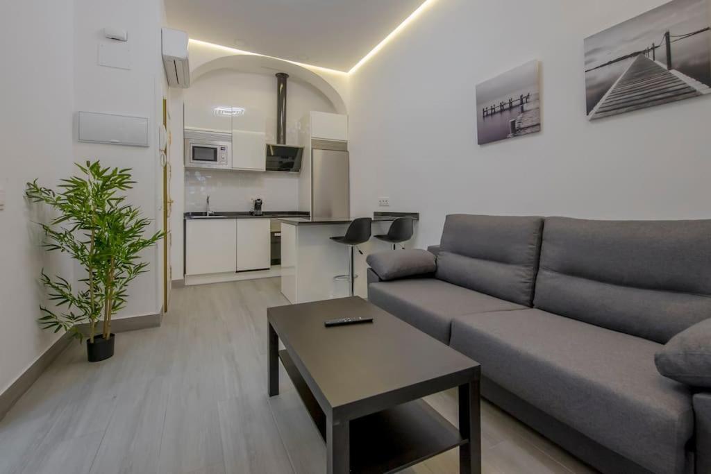 Suara Apartamentos 2 Madrid Buitenkant foto