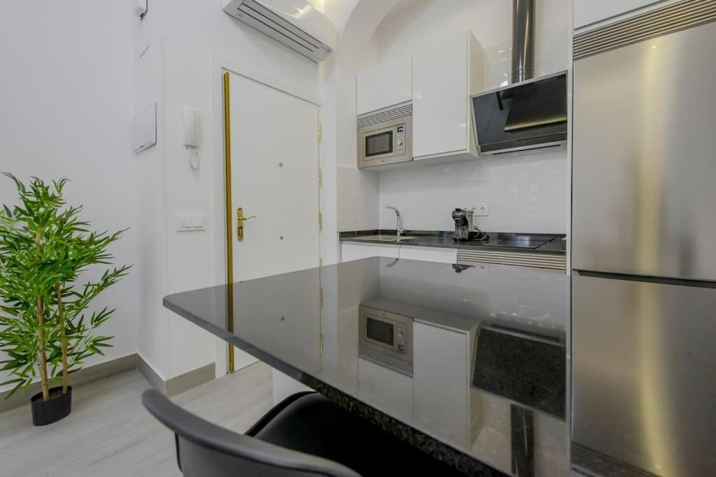 Suara Apartamentos 2 Madrid Buitenkant foto